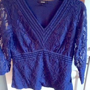 Alfani 3/4 sleeve v-neck lacy top